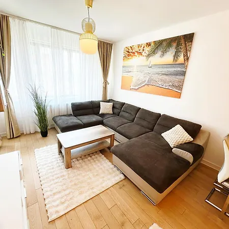 Sara Lux A Blok Appartement Belgrado